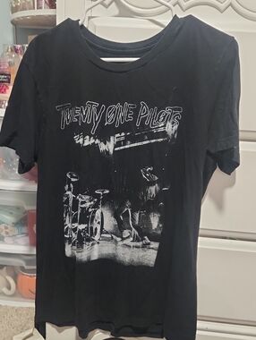 Forever 21 Black Twenty One Pilots Photo Graphic Tee